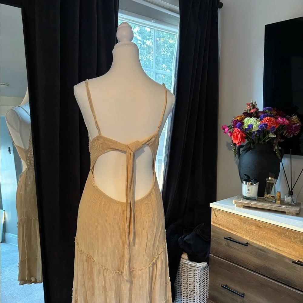 Beige Crochet Lace Dress - Picture 5 of 6